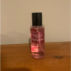 New! VS Pure Seduction fragrant Body spray 4.25oz
